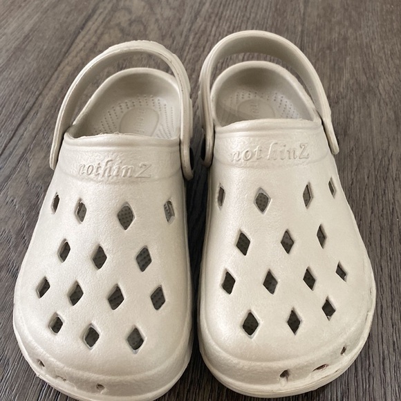 NEW! NOTHINZ SHOES JUNIORS/BIG KID CLOGS | TAN | Size J3 L5 unisex - Picture 4 of 13